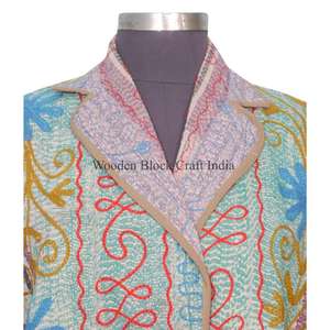 Chaqueta ecológica de estilo étnico bohemio con bordado Kantha multicolor y patchwork de algodón hecho a mano en India, ideal para uso casual. - Product Image 3