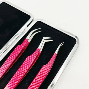 Pince à épiler professionnelle rouge neuve pour cils, marque privée, testée à la main, pointe lisse à 45 degrés pour volume russe, en acier inoxydable massif, ensemble - Product Image 5