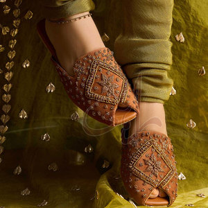 Khussa pour femme sans talon, léger, personnalisé, tendance, antidérapant, imprimé, en similicuir, fait main, toutes saisons - Product Image 2