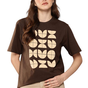 Camiseta Extra Grande de Algodón Suave para Chicas, Diseño Único con Patrón Abstracto Elegante, Producto Moderno de Calidad Premium, Color Café - Product Image 1