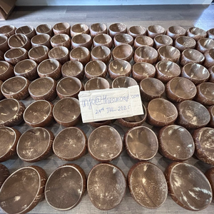 ชามมะพร้าวธรรมชาติ เป็นมิตรกับสิ่งแวดล้อม 100% ออร์แกนิค สำหรับสมูทตี้ อะไซบอว์ล สลัด ของว่าง กระถางต้นไม้ ที่ใส่เทียน เวียดนาม - Product Image 6