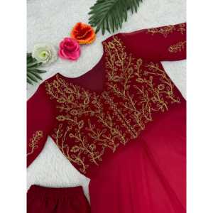 Conjuntos de traje de diseñador para mujer Top hecho a mano y Can Vas Patta Pent elegante trabajado a mano - Product Image 4