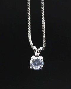 Collier pendentif solitaire classique en CZ, zircone cubique de taille ronde, chaîne en argent, bijoux élégants et minimalistes, cadeau pour femmes - Product Image 1