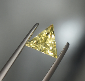 Saphir Jaune Clair de Laboratoire, Taille Trillion, 16 mm, Pierre Précieuse Libre, Corindon Véritable, Pierre Pyramidaire Créée en Laboratoire - Product Image 5