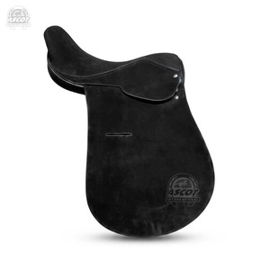 Silla de montar Polo al por mayor de cuero de gamuza, estilo inglés, juego completo con estribos de hierro, correas y cincha, en negro y marrón. - Product Image 1