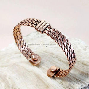 Bracelet manchette en laiton Pure Aura-Bracelet magnétique de qualité supérieure pour le soulagement de la douleur Désintoxication et bien-être Cadeau classique - Product Image 3
