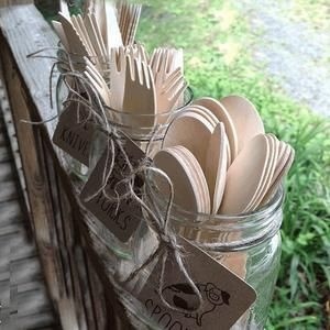 Nouvelles fourchettes compostables en bois de bouleau de 155 mm pour la restauration rapide et les emballages de collations, idéales pour les fournitures de traiteur et les aires de restauration événementielles. - Product Image 4