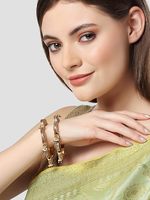 Gelang Kuningan Lapis Emas 18K India Desain Bunga Inlay Kristal Perhiasan Pernikahan Etnik Bersertifikat Trendi Wanita