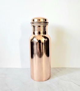 ขวดน้ำทองแดงพร้อมฝาปิด ดีไซน์มินิมอล พกพาสะดวกสำหรับเดินทาง - Product Image 1