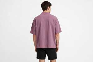 Polo de manga corta para hombre, color morado claro, corte holgado, color naranja sólido, con botones, informal, con estampado del logotipo en el pecho - Product Image 2