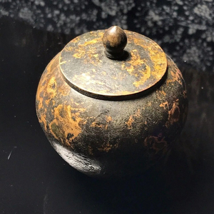 Elegant & Decorative Large Size Top Design Golden Metal Vase Flower Decoration Ginger Jar With Beautiful Lid Round Shape - Product Image 5