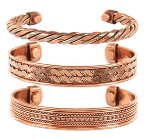 Pulsera de cobre puro hecha a mano por artesanos expertos de la India para la venta a granel - Product Image 3