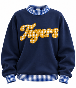 Sudadera de cuello alto personalizada al por mayor para mujer, con apliques bordados estilo universitario, cuello acanalado, forro polar de invierno - Product Image 1