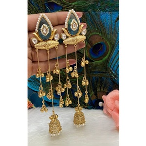 Exquisitos Pendientes Largos de Latón Chapado en Oro con Moissanita y Kundan, de Primera Calidad, para Mujer, Colección de Moda para Bodas - Product Image 1