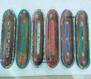 Quemadores de Incienso de Madera Hechos a Mano LAXMANS GIB-010 con Diseños Especiales, Estilo Tibetano de la India, Uso Aromático para Todas las Estaciones - Product Image 1