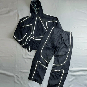 Survêtement coupe-vent en nylon personnalisé pour l'hiver, avec bande réfléchissante, doublure en maille de haute qualité, fermeture éclair, design à capuche, logo frontal - Product Image 1