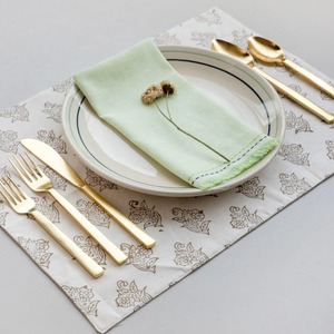 Colección de Comedor Elegante de Acero y Latón, Juego de Cubiertos de Latón y Acero, Cuchara, Tenedor y Cuchillo para Servir, Diseñado para Recepciones de Primera Calidad - Product Image 1