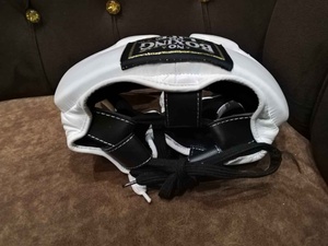 Protège-têtes de sparring blancs personnalisés à lacets réglables No Boxing No Life pour la protection professionnelle des combats et de l'entraînement - Product Image 3