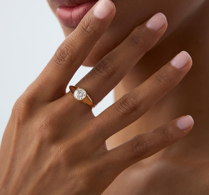 Bague d'éternité en or 14 carats avec diamants de laboratoire, alliance de mariage entièrement sertie de diamants pour femmes - Product Image 4