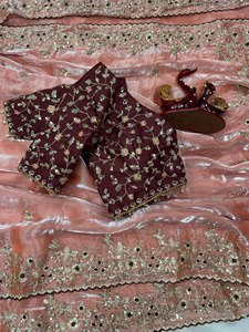 Sari traditionnel Reglance Pure pour femme, élégance satinée et broderie ajourée, avec pallu en C et blouse contrastante à sequins brillants, pour mariage - Product Image 3