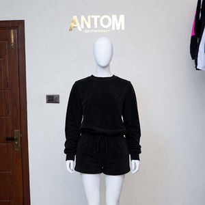 Conjunto de Sudadera con Capucha y Pantalones Cortos de Dos Piezas para Mujer, 100% Algodón, con Logotipo Personalizado - Product Image 2