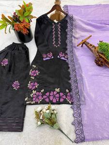 Conjunto de Top, Pantalón y Dupatta con Bordado Pesado, Trabajo de Lentejuelas, Trabajo de Moti, Encaje de Seda de Cristal Romano y Borde de Encaje - Product Image 5