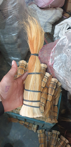 Fibra suelta de pelo de cola de búfalo suave para rellenar cepillos, producción de pelucas, pintura de muñecas, atado de moscas y aplicaciones artesanales. - Product Image 5