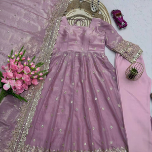 Vestido de Seda de Última Moda para Bodas y Fiestas con Lentejuelas y Bordados, con Dupatta, Fabricante de la India - Product Image 1