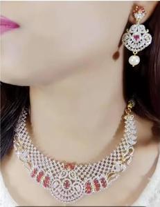 Ensemble collier ras-du-cou et boucles d'oreilles en alliage de laiton plaqué argent, fait main, unique, avec pierres AD, pour fêtes, mariages, fiançailles, anniversaires, luxe - Product Image 1