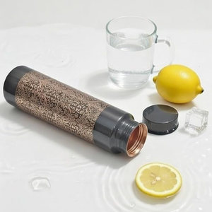Bouteille d'eau en cuivre martelé FAIZA CRAFT, 1 litre, couleur personnalisable, indispensable pour les voyages, la guérison ayurvédique, le bureau, l'extérieur - Product Image 1