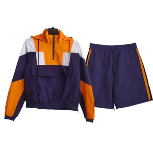 Conjunto Deportivo de Invierno Personalizado con Chaqueta Cortavientos con Capucha y Pantalones Cortos, Ligero, de Poliéster/Algodón - Product Image 3