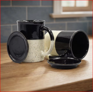Tasses et mugs en grès noir moucheté avec couvercle – Tasse à café en céramique moderne avec poignée confortable pour la maison et le bureau - Product Image 6