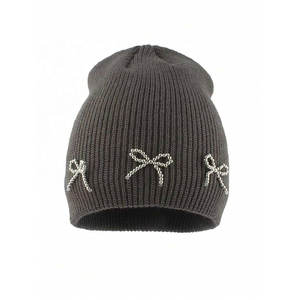 Bonnet en tricot doux et chaud orné de strass, élégant et scintillant, confortable pour l'hiver, avec logo personnalisé imprimé - Product Image 1