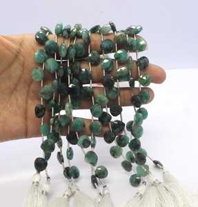 Natural Emerald Faceted Heart Shape Briolette 9-10MM Emerald Gemstone Beads 6 Inch Heart Beads For Jewelry Making Wholesale - Product Image 1