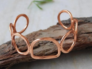 Brazalete de Cobre Trenzado Hecho a Mano al por Mayor, Elegante Brazalete Artesanal de Cobre para Uso Diario - Product Image 4