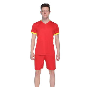 เสื้อยืดและกางเกงขาสั้น ดีไซน์โดดเด่น ทรงเข้ารูป ชุดเซ็ตคู่สำหรับผู้ชาย ชุดฤดูร้อน ราคาขายส่งจำนวนมาก ชุดออกกำลังกาย - Product Image 4