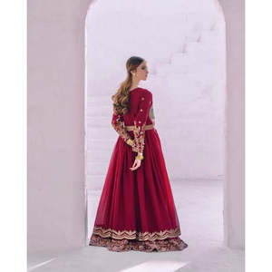 Robe de soirée de créateur Robe brodée à paillettes - Product Image 5