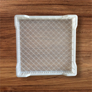 Plateau rectangulaire durable en plastique de qualité alimentaire – Plateau de rangement multi-tailles pour congélateur et usage alimentaire – 68x68x5cm - Product Image 4