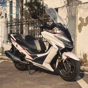 Offres abordables : Scooter Maxi CT250 250CC d'occasion - EFI, confortable, refroidissement liquide, 120 km/h, pour usage quotidien, scooters à essence prêts à être expédiés - Product Image 1
