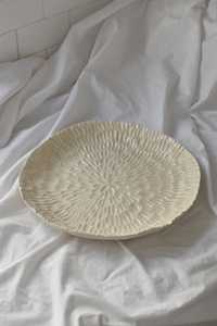 Ensemble d'assiettes plates en céramique bleue, faites à la main, avec glaçure craquelée, design Wabi Sabi, couleur bleu uni - Product Image 3