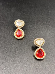 ต่างหูเงินแท้ชุบทองคำขาวประดับเพชรจาก Amaira Jewels สำหรับงานปาร์ตี้ของผู้หญิง งานฝีมือสวยงามจากราชสถาน - Product Image 5