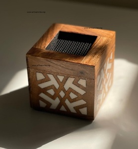 Bruciatore di Bakhoor in Legno di Sandalo con Design Geometrico e Motivi a Strisce, Ecologico, per Incenso Indiano <span class=keywords><strong>Sacro</strong></span> - Product Image 2