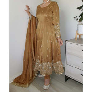 Robe de soirée de créateur-Bas et ensemble Dupatta avec broderie lourde Taille XL - Product Image 2
