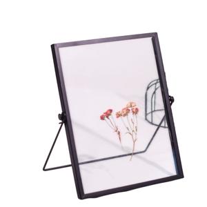 Nouveau cadre photo vintage moderne en métal doré et verre, support d'affichage transparent sur pied pour décoration intérieure - Product Image 3