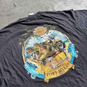 เสื้อยืดผู้ชายโอเวอร์ไซส์ผ้าฝ้าย100% เสื้อครอปบ็อกซี่พิมพ์ลายตัวอักษรหลากสี - Product Image 6