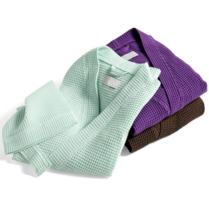 Peignoir de luxe élégant unisexe en polyester gaufré thermique sans plis, coupe longue, col châle, idéal pour la piscine et les loisirs - Product Image 3