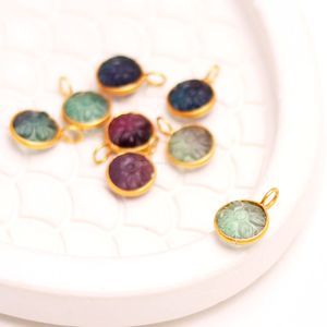 Colgante de flor de fluorita natural tallada a mano con piedra de fluorita multicolor en plata de ley 925 para la creación de joyas. - Product Image 2