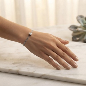 Pulsera de Oro Amarillo, Rosa y Blanco de 18K con Diamantes Cultivados en Laboratorio de 1.00CT, Corte Corazón, Redondo y Pera, Certificado IGI, Estilo Clásico, Joyería para Mujer - Product Image 4