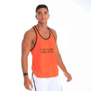 Débardeur orange pour homme avec bordure noire, imprimé lettres sur le devant, respirant, tricoté, décontracté, col rond - Product Image 3