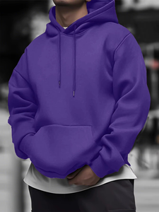 เสื้อฮู้ดผู้ชายสีน้ำเงินกรมท่า ผ้าฟลีซทรงโอเวอร์ไซส์ สวมใส่สบาย แขนยาว สีพื้น ผ้าฝ้าย 100% มีกระเป๋า เหมาะสำหรับใส่ในฤดูหนาว - Product Image 4
